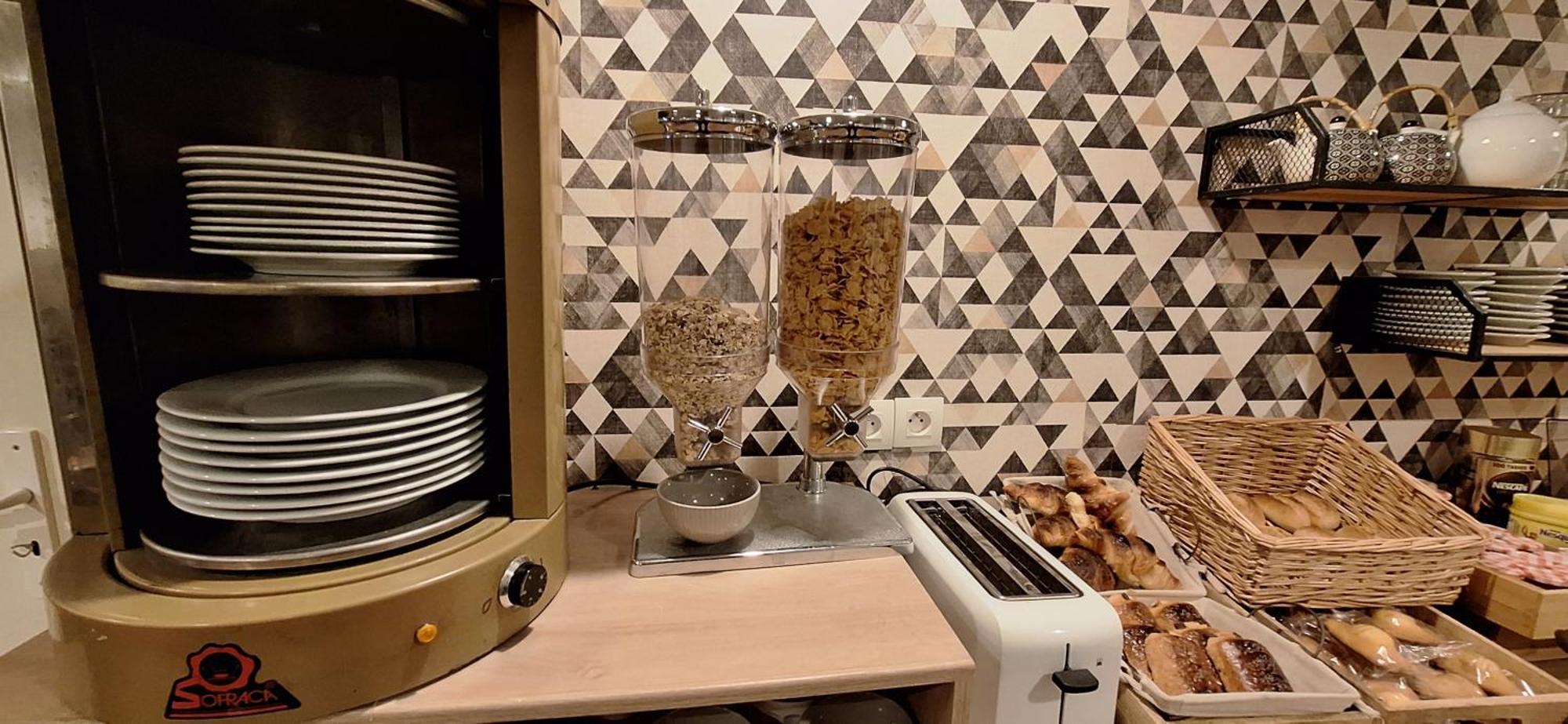 Hotel- Restaurant Le Saint Quentin المظهر الخارجي الصورة